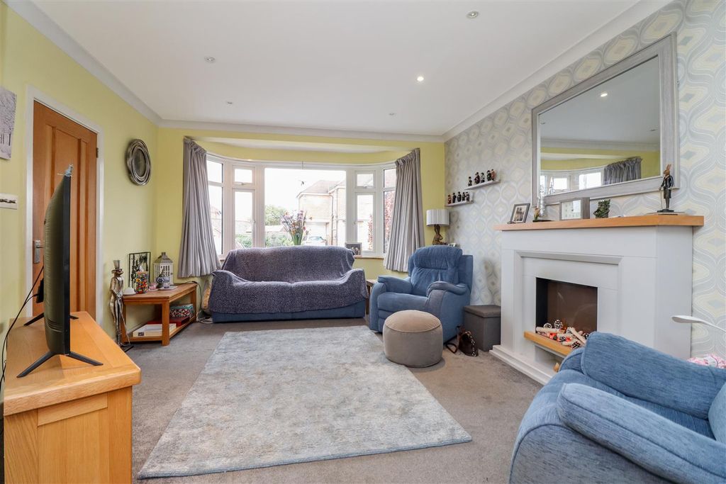 Property photo 3 of 21