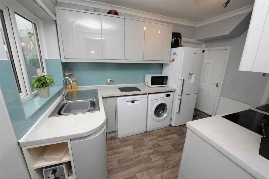 Property photo 3 of 26