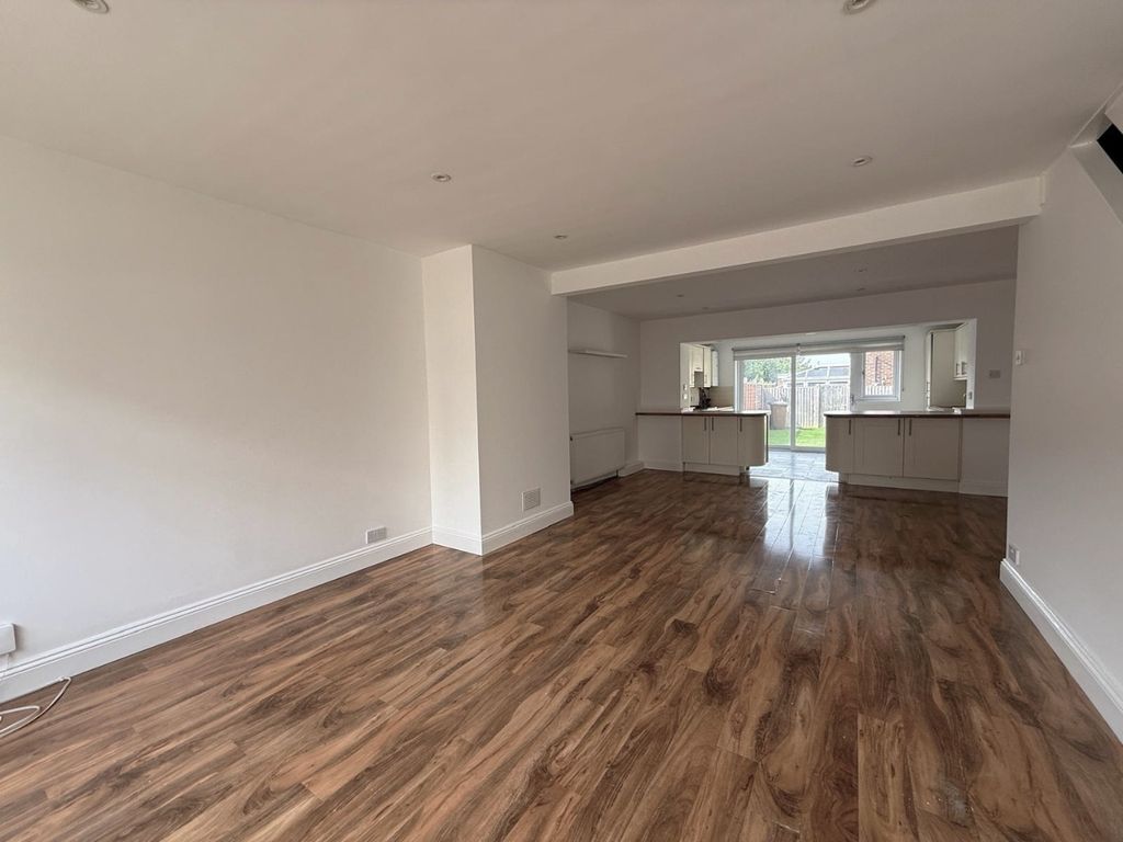 Property photo 2 of 10 5322141
