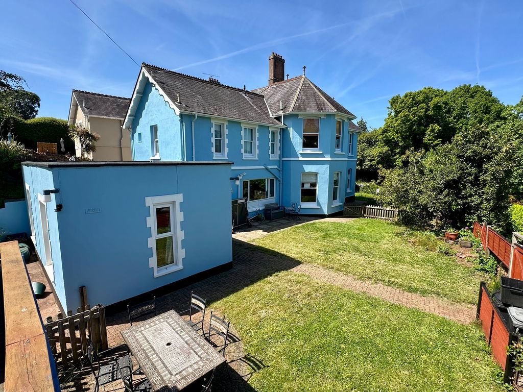 Property photo 2 of 41