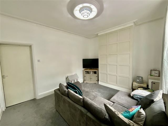 Property photo 2 of 20 Lounge