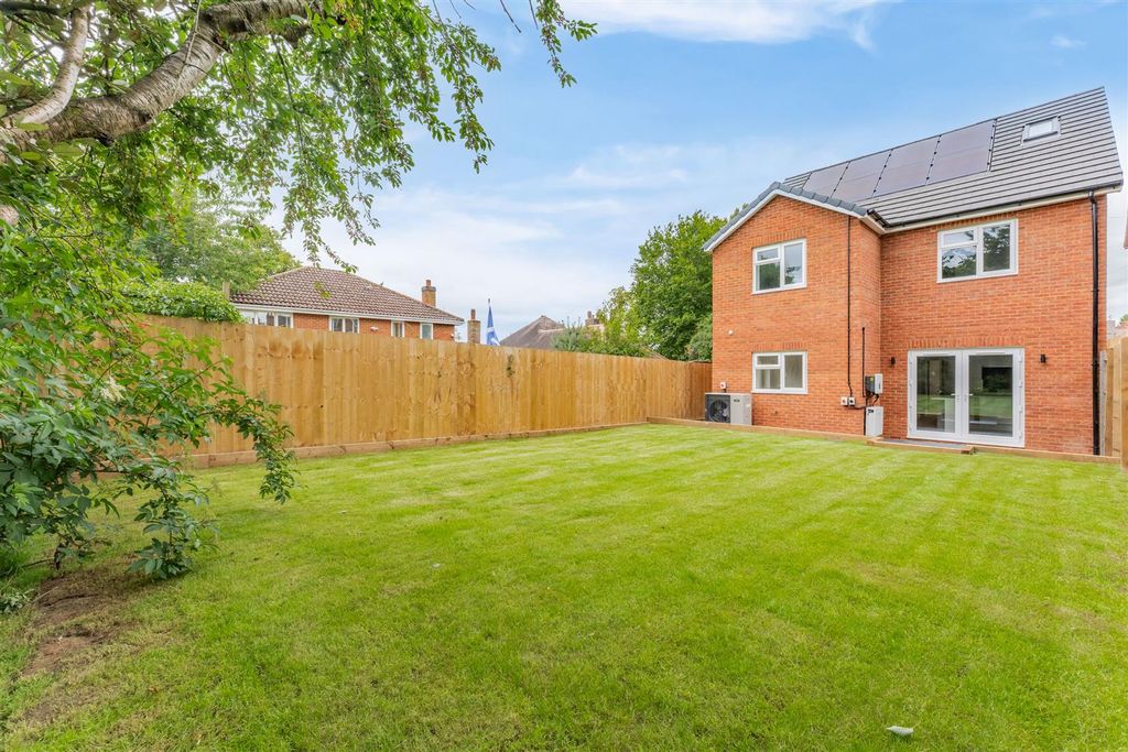 Property photo 1 of 39