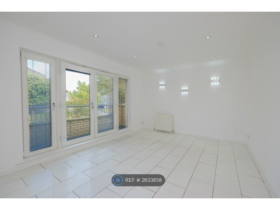Property photo 2 of 34