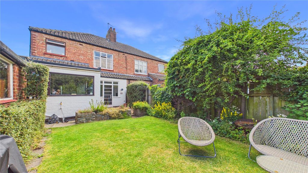Property photo 1 of 19 Picture No. 04