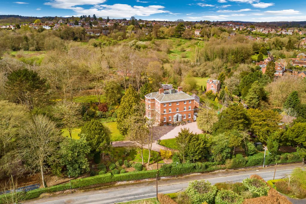 Property photo 2 of 19