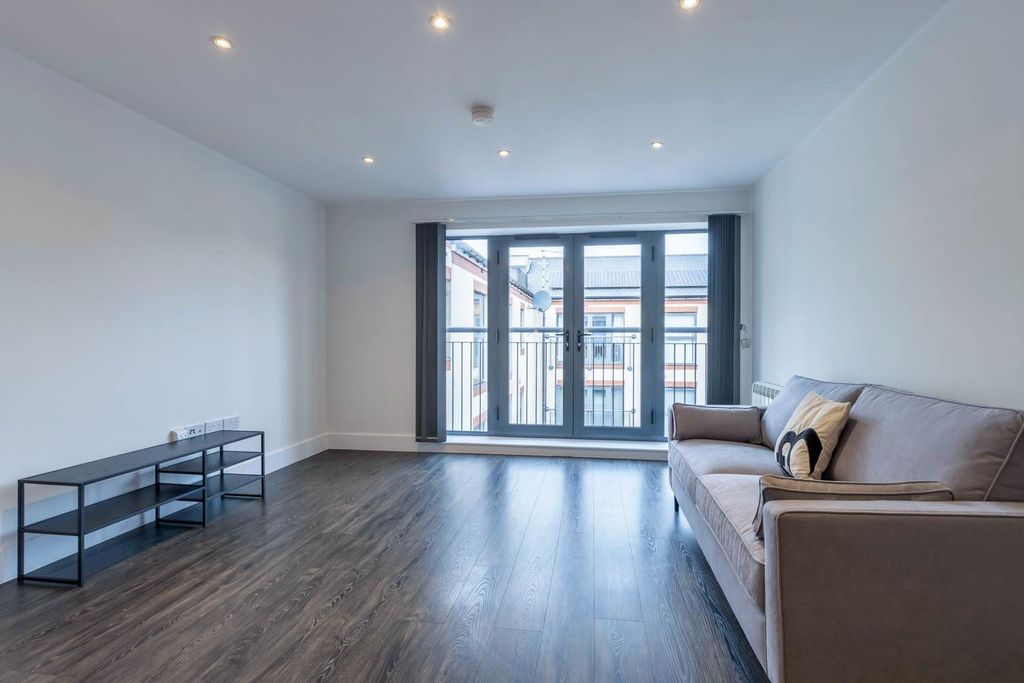 Property photo 2 of 17 Living Room