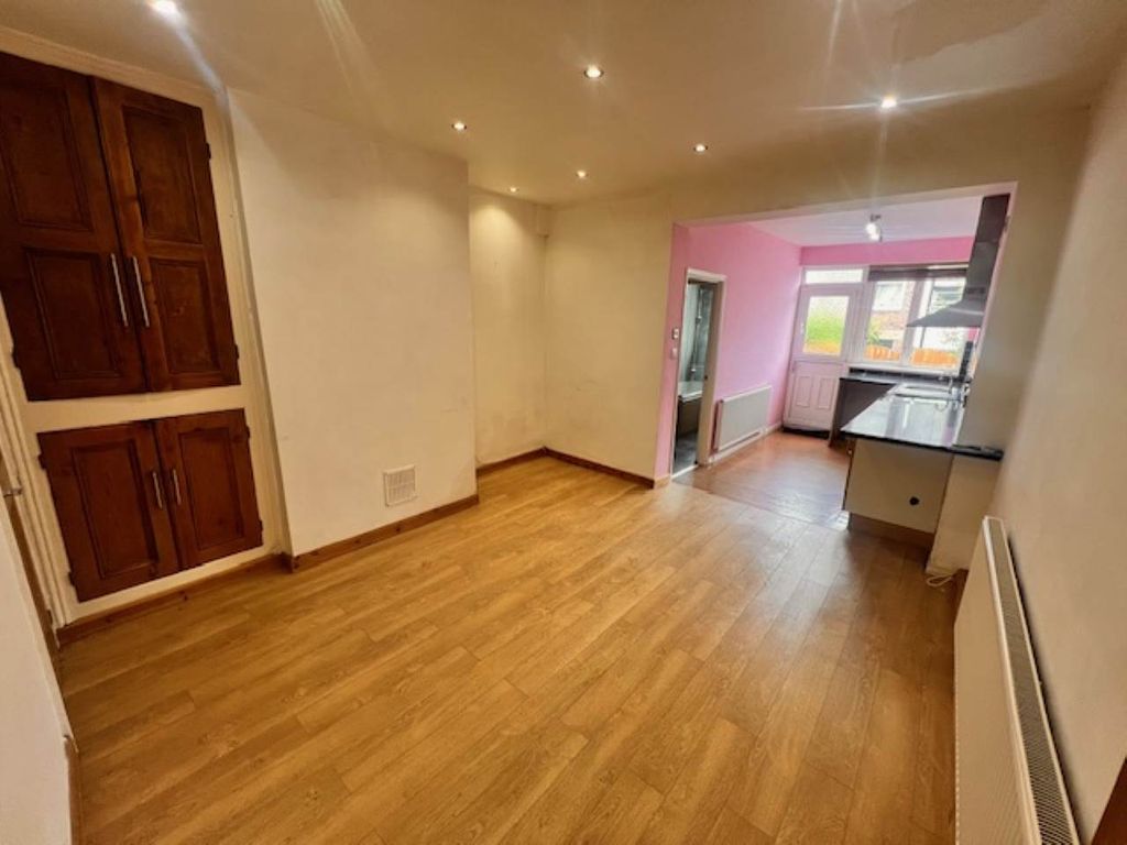 Property photo 2 of 16 Dining Room (2)