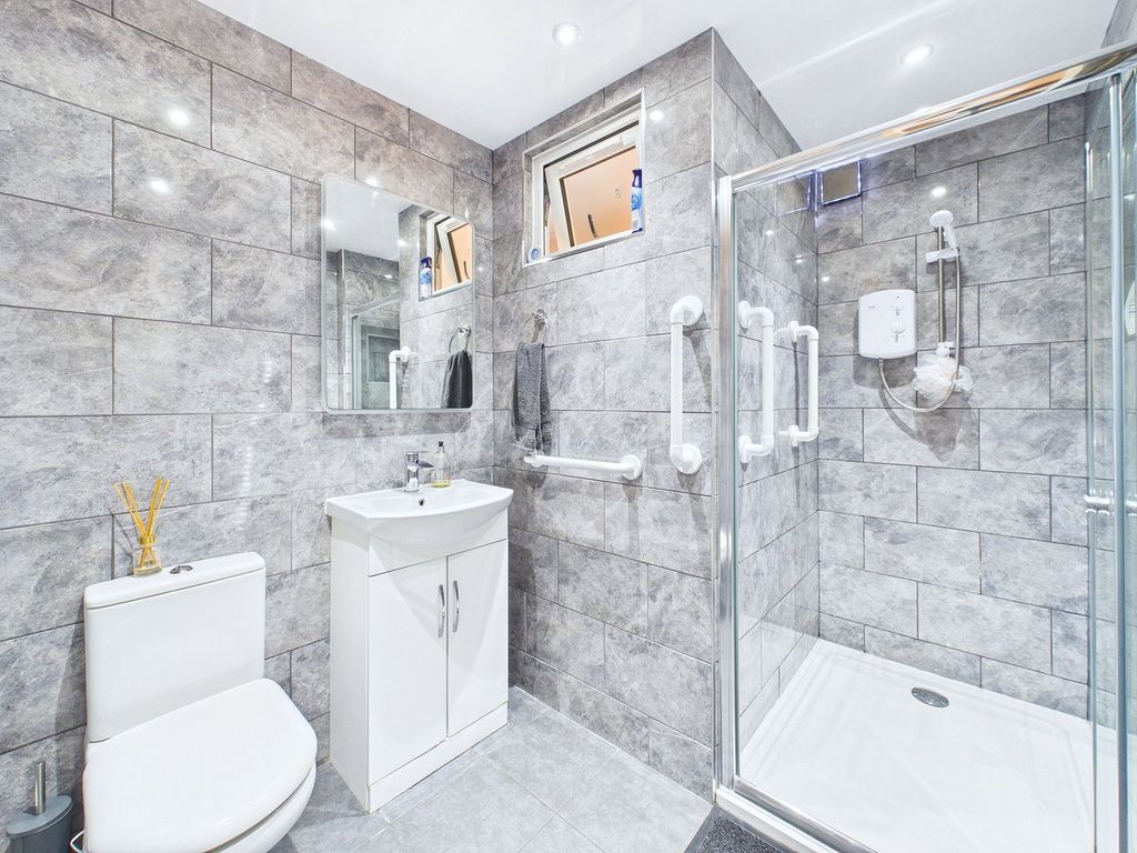 Property photo 3 of 32