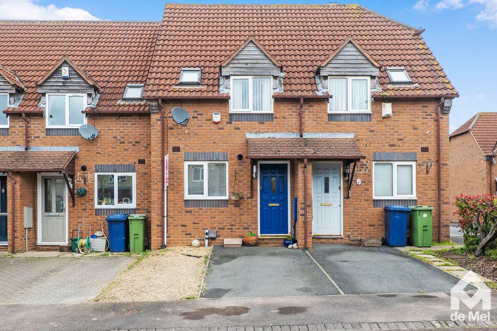 Property photo 1 of 8 Photo 8