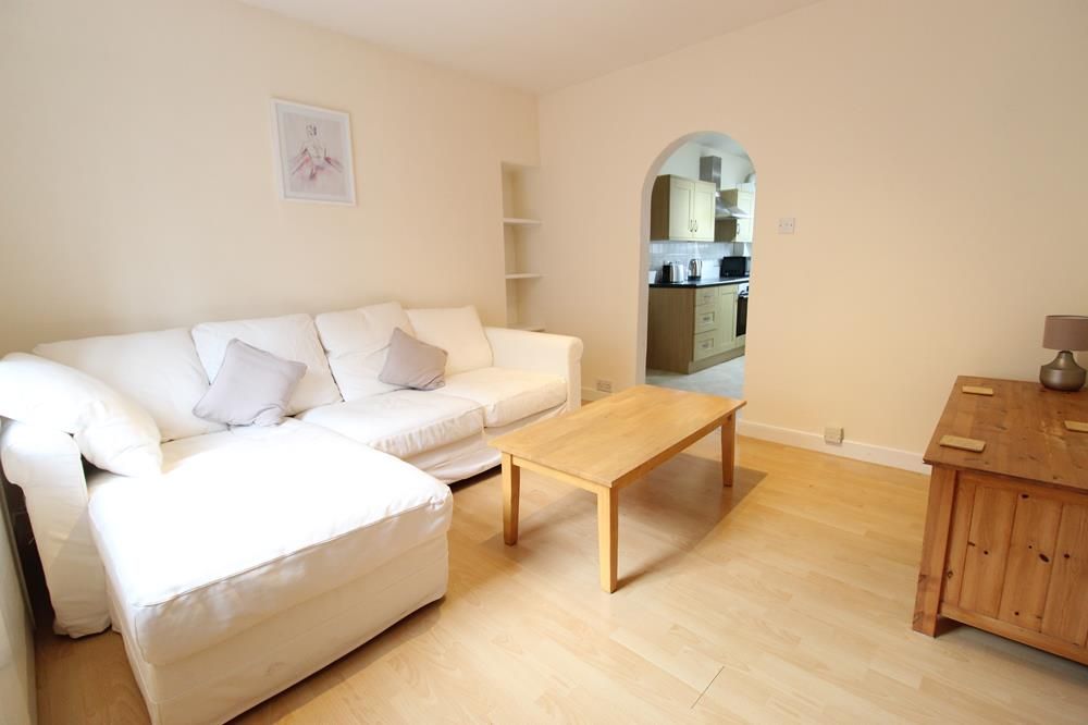 Property photo 1 of 6 Lounge Alt
