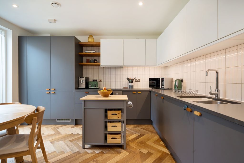 Property photo 2 of 19 Kitchen