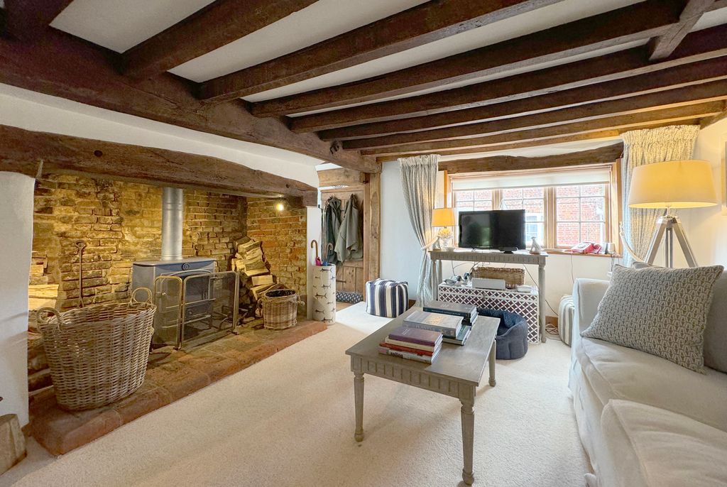 Property photo 3 of 18 Ac Sitting Room 1