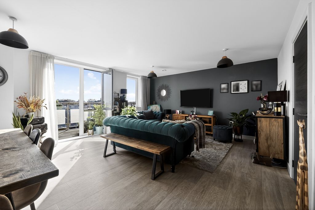 Property photo 1 of 20 Open Plan Living