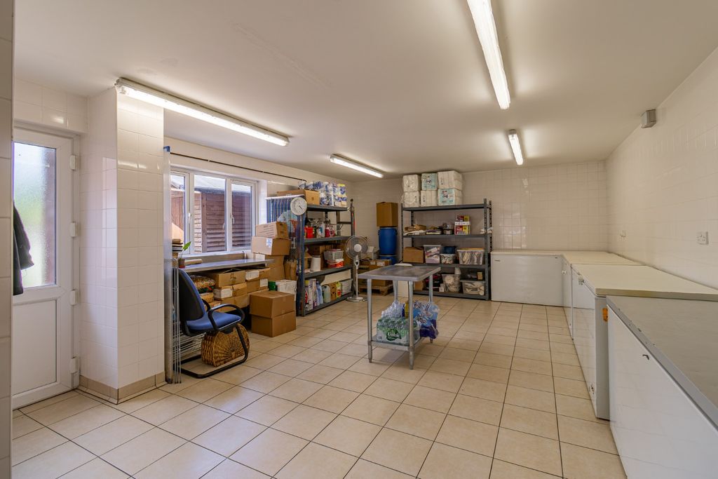 Property photo 2 of 29 5093676