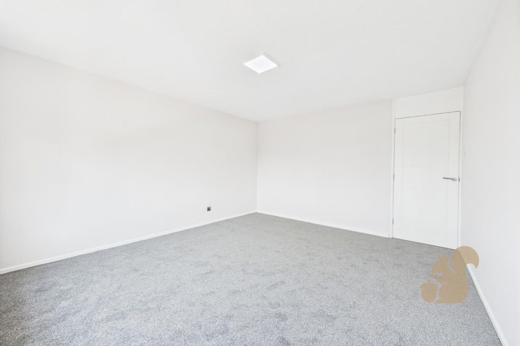 Property photo 3 of 13 Cam01254G0-Pr0344-Still003.Jpg