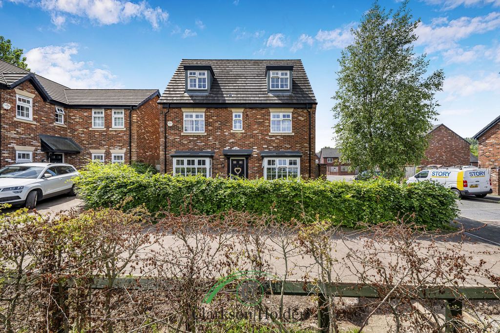 Property photo 1 of 42