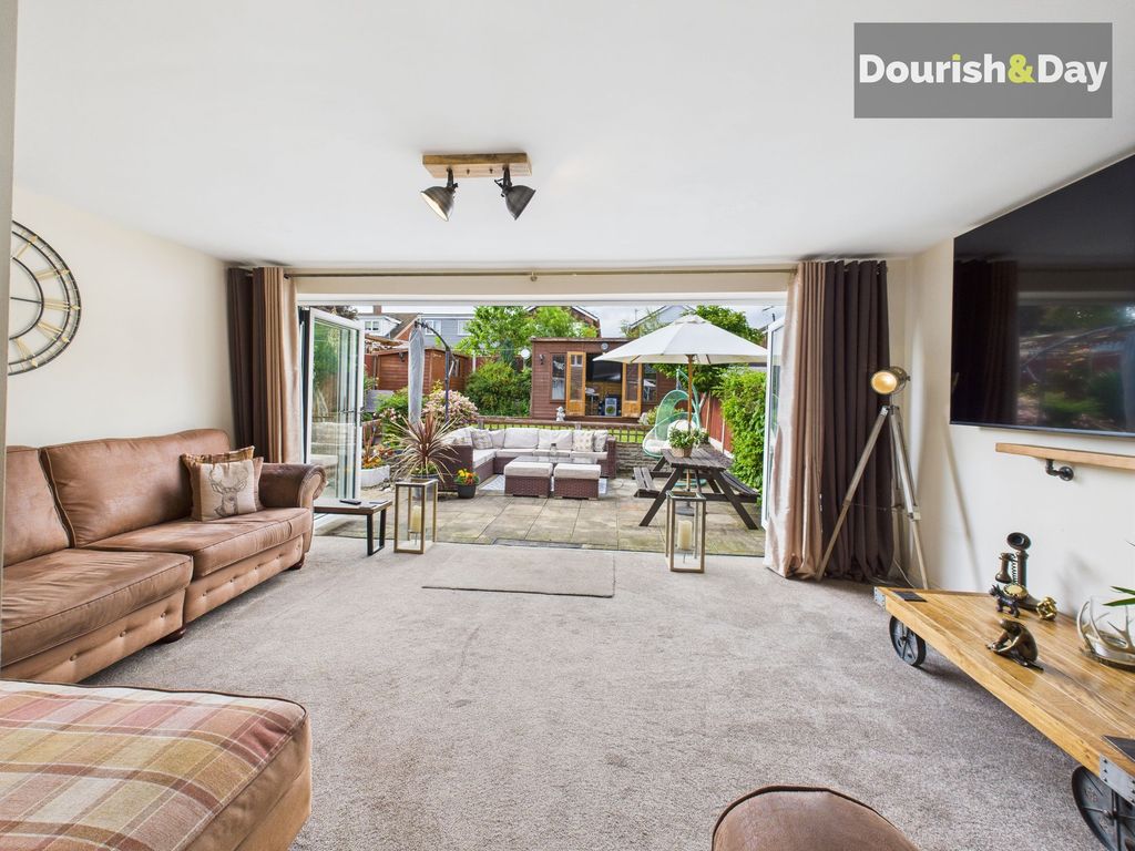 Property photo 3 of 22 Living Room Bi-Fold Doors