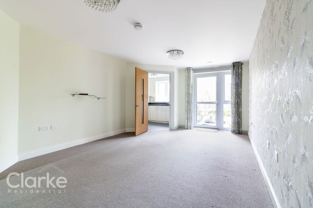 Property photo 3 of 26