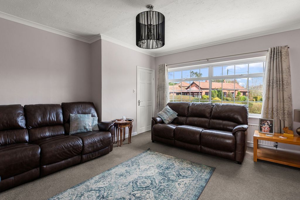 Property photo 2 of 35