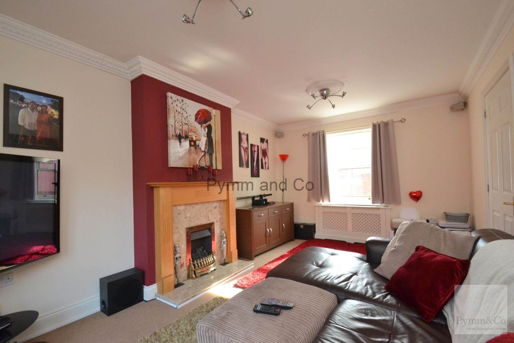 Property photo 2 of 15