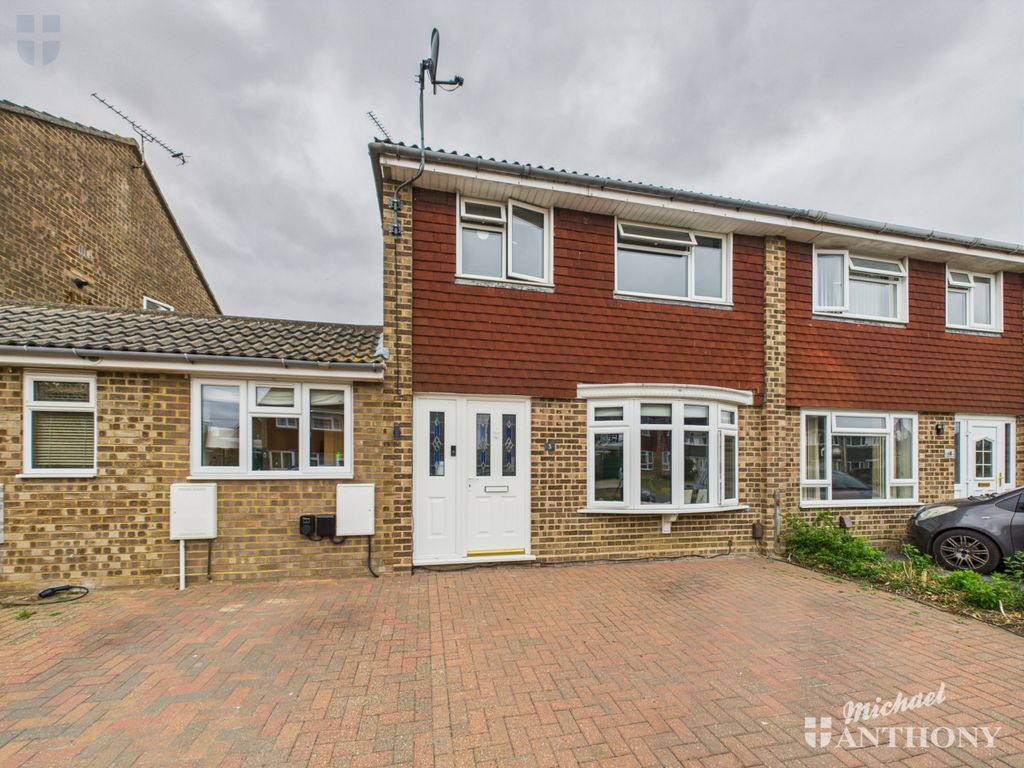 Property photo 1 of 16 Cam03852G0-Pr0393-Still017