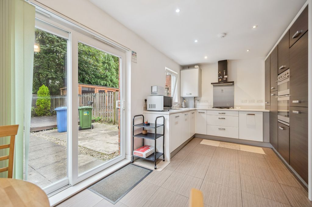 Property photo 2 of 30