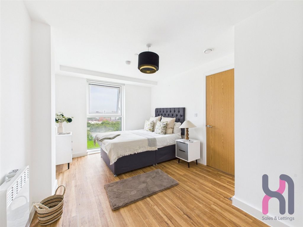 Property photo 3 of 13 Picture No. 02