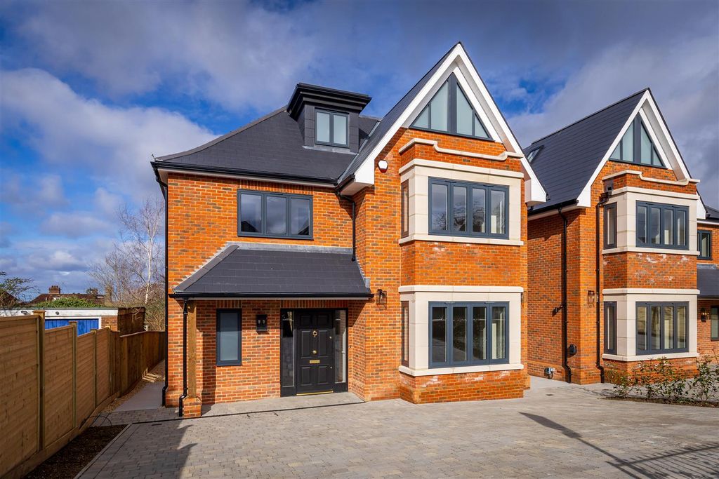 Property photo 1 of 27 15_St_Omer_Road-9.Jpg