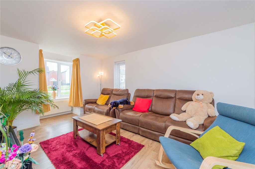 Property photo 2 of 45 Picture No. 18