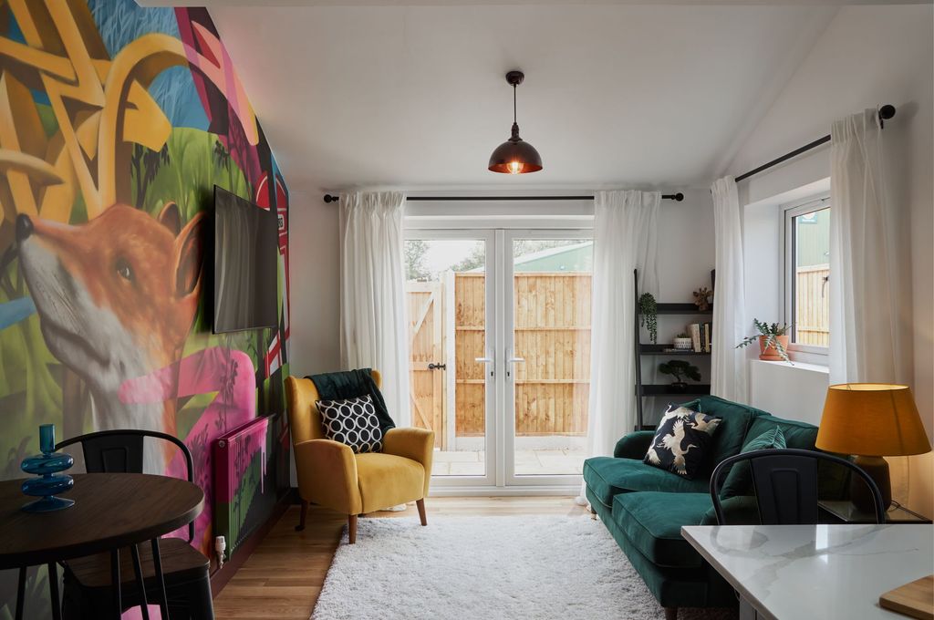 Property photo 3 of 8 Lounge Area