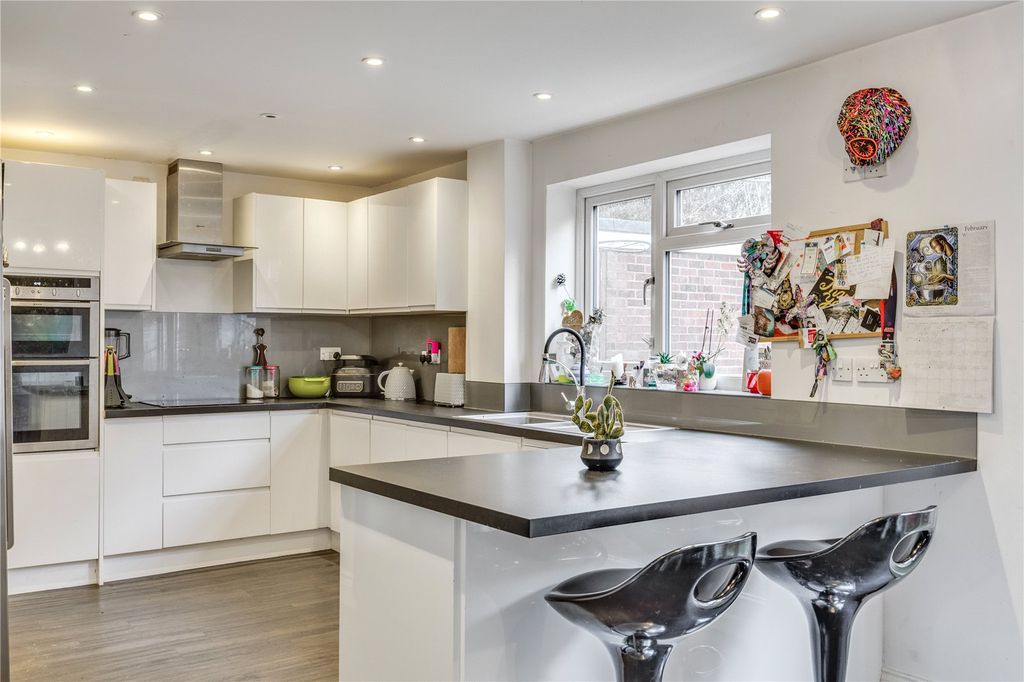 Property photo 3 of 20 Picture No. 18