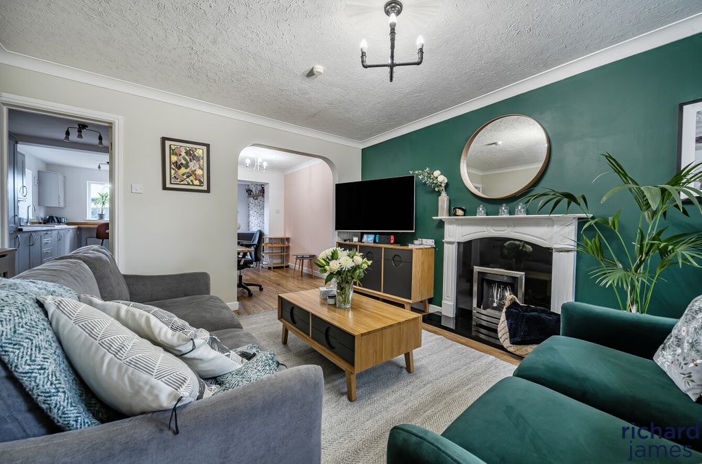 Property photo 3 of 16 3c201F6A9Bfa47Ffa86Ba3Fb445Cf082