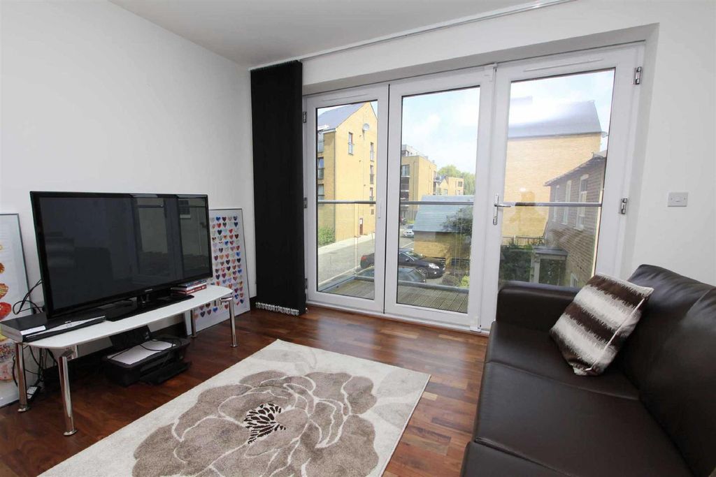 Property photo 2 of 9