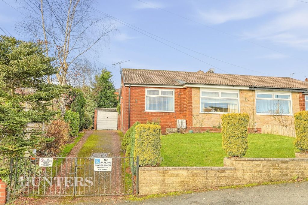 Property photo 1 of 21 2 Beaufort Drive (22).Jpg