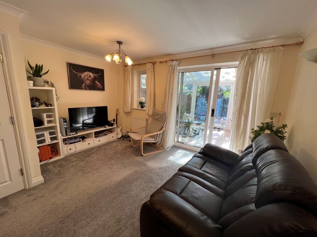 Property photo 2 of 11