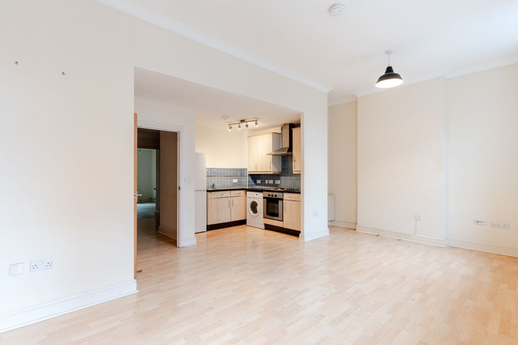 Property photo 2 of 21 A7402240-Hdr-2