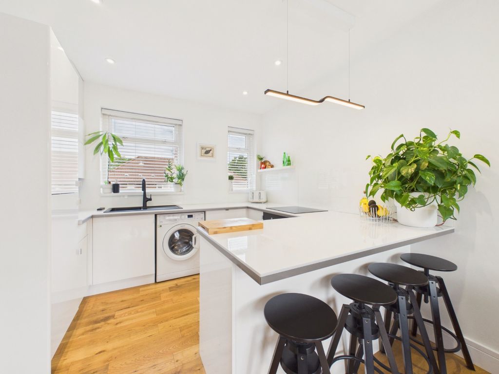 Property photo 3 of 14 5320584