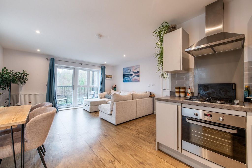 Property photo 3 of 16 Open Plan