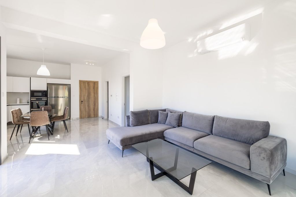 Property photo 1 of 30