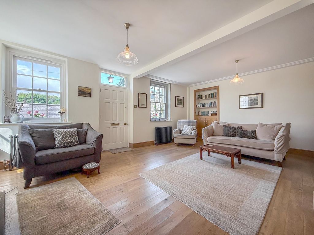 Property photo 2 of 42