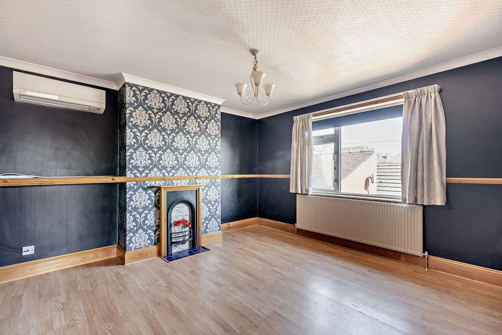 Property photo 3 of 29