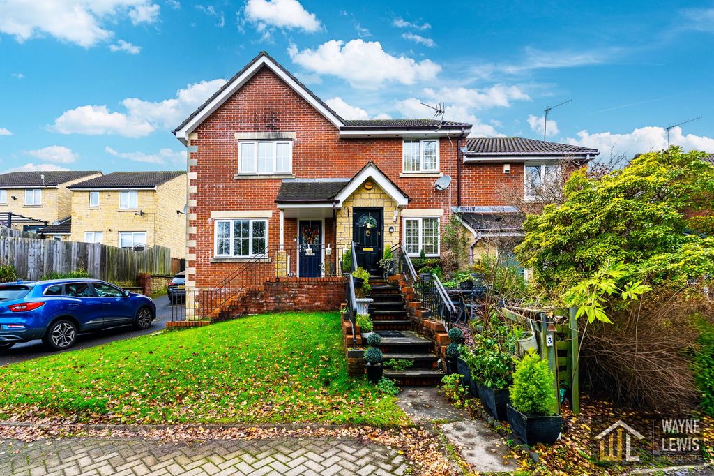 Property photo 2 of 26