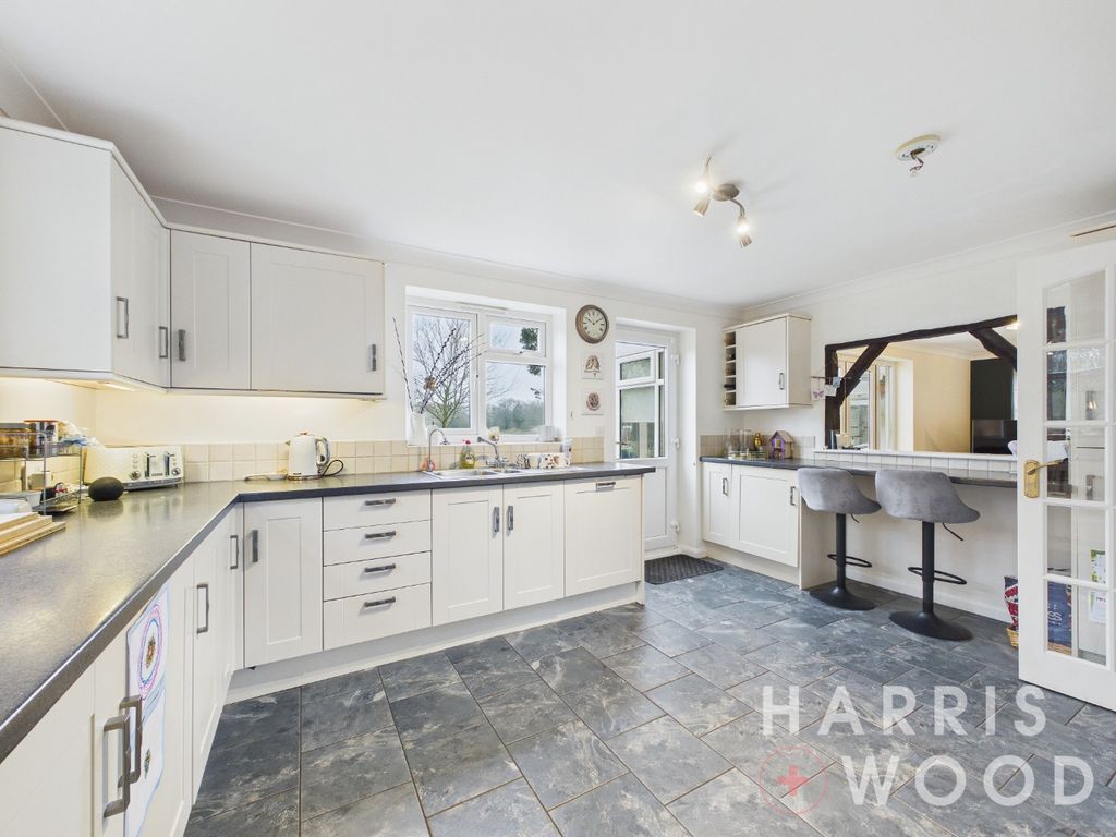 Property photo 2 of 31 4858091