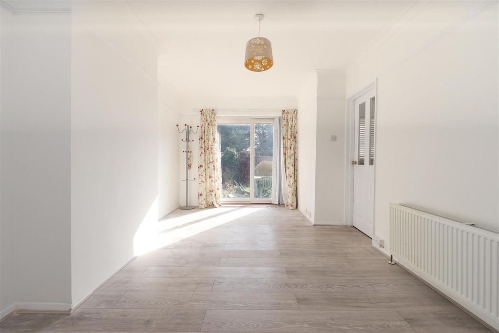 Property photo 2 of 12 Living/Dining Room