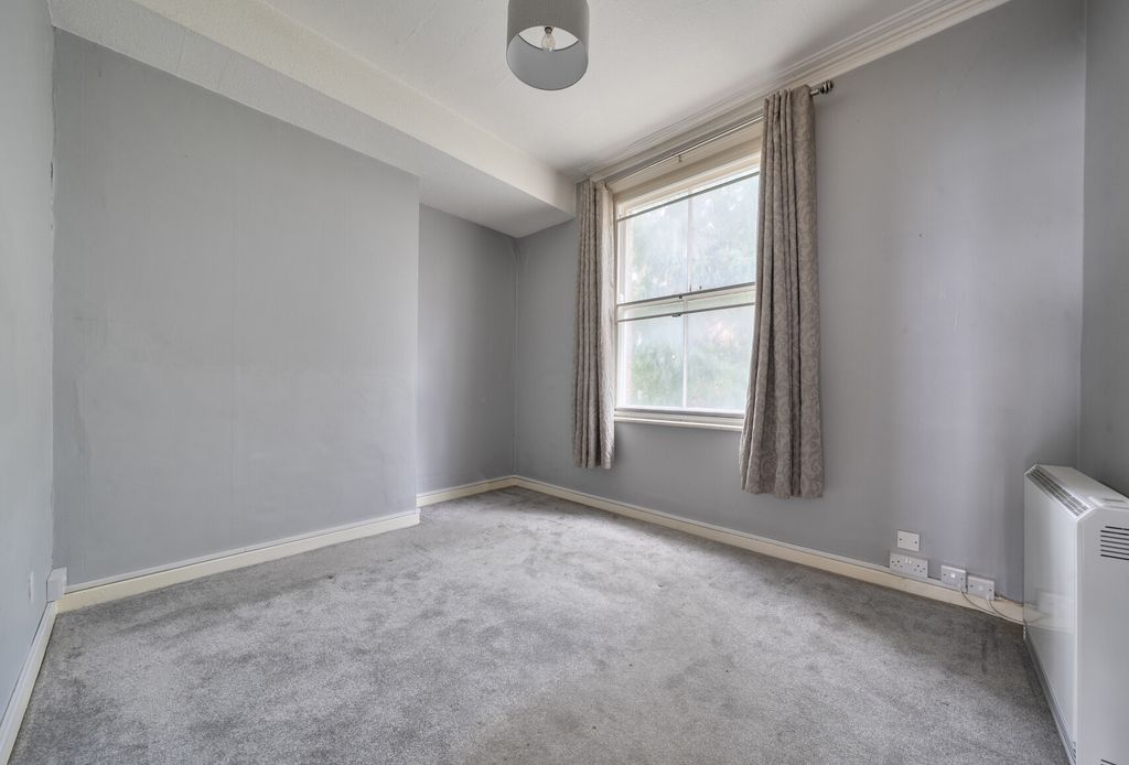 Property photo 3 of 9 1432678-13-69Bd28...