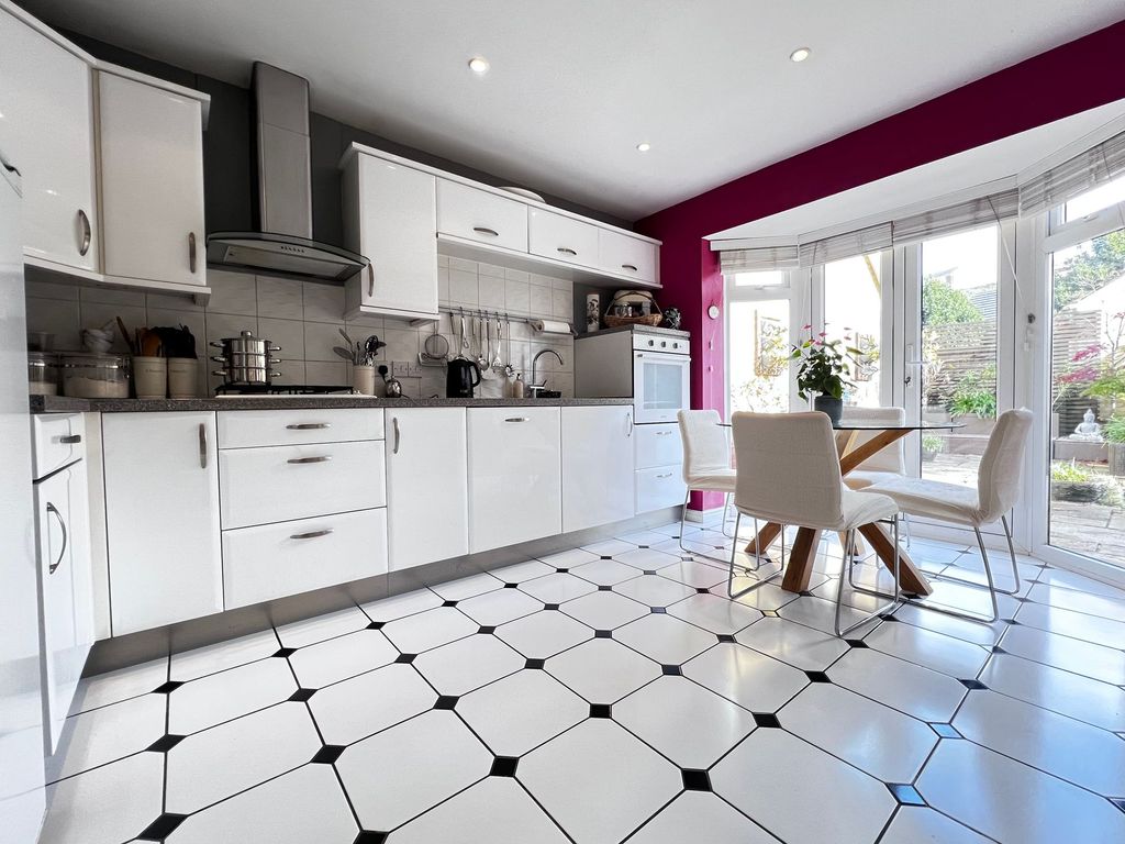 Property photo 3 of 29