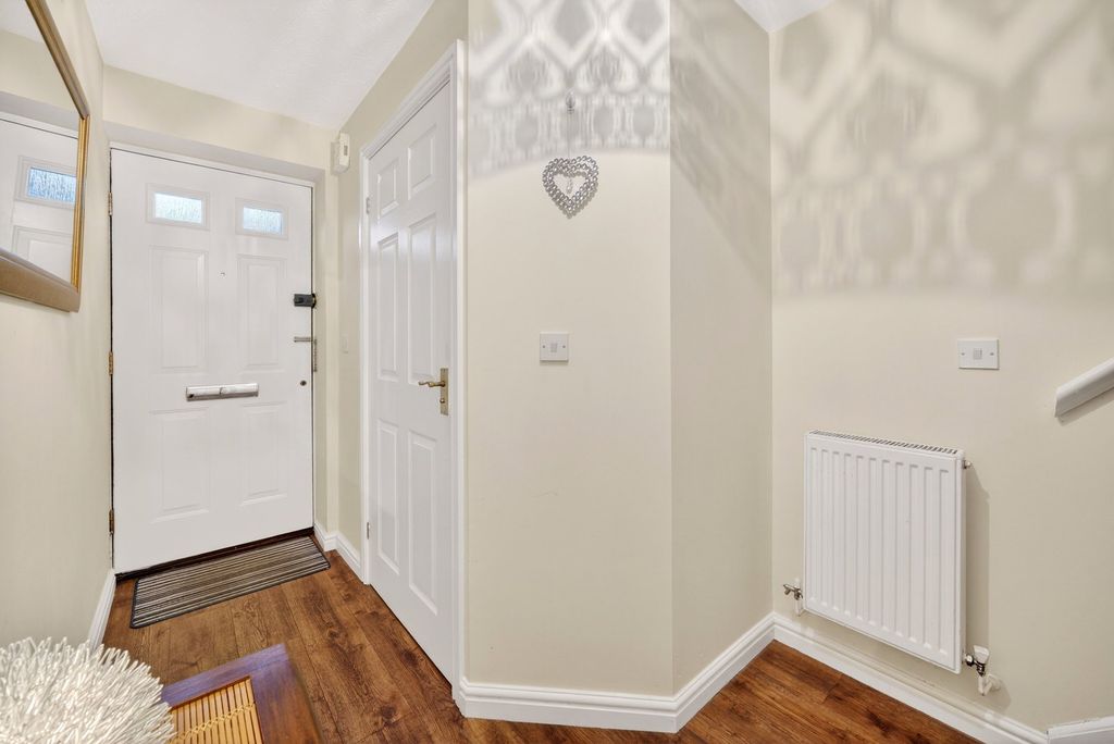 Property photo 2 of 35