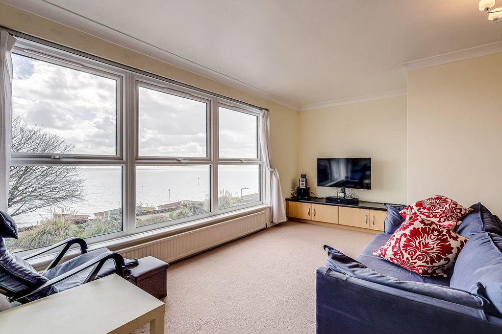 Property photo 3 of 35