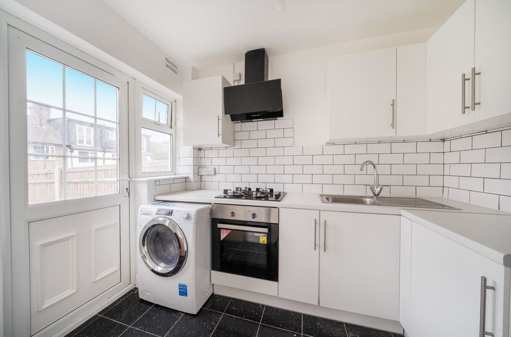 Property photo 3 of 14 Kitchen