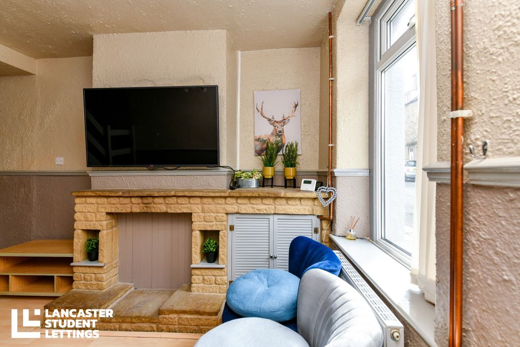 Property photo 3 of 13 Property Photo